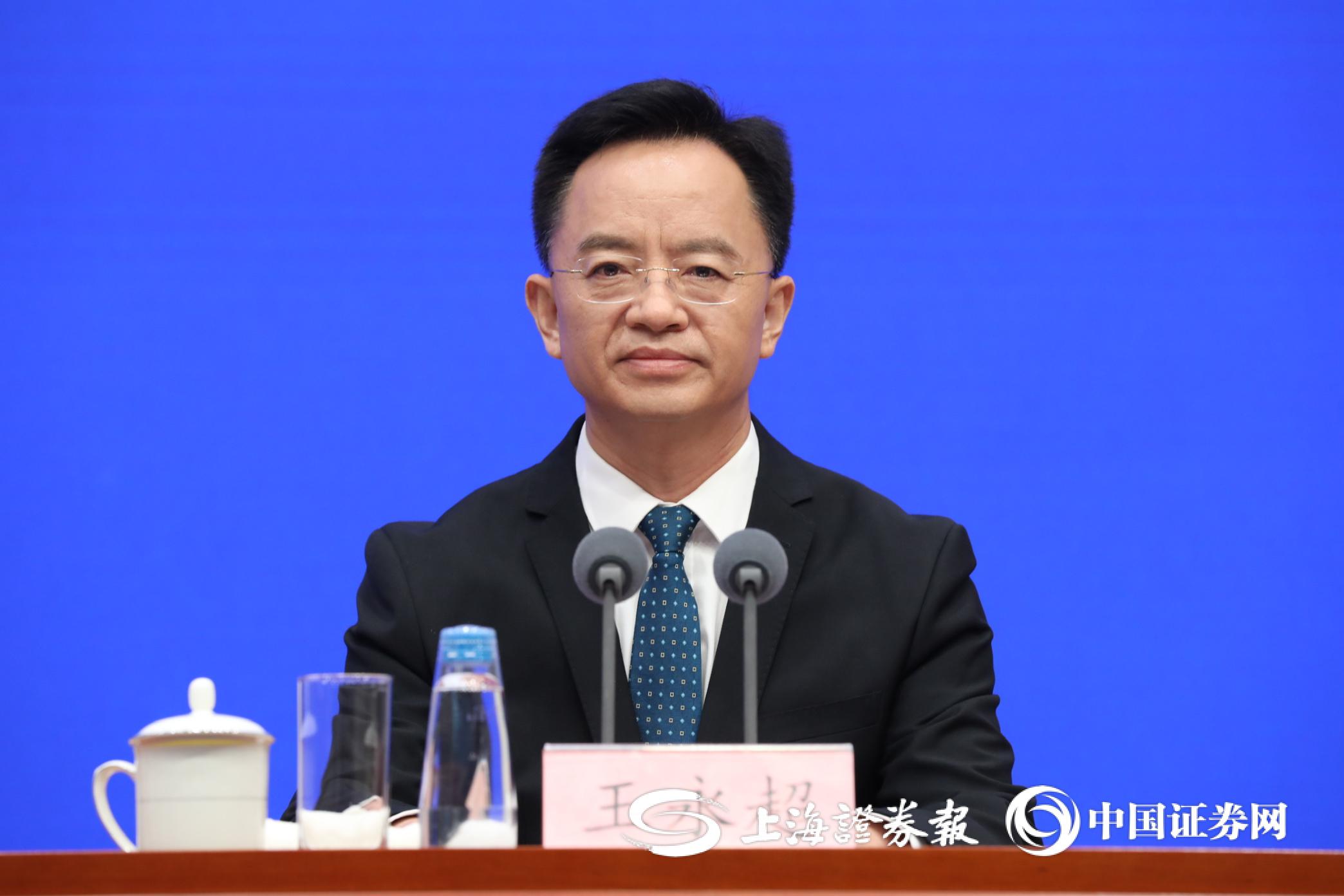 陈芳)广西壮族自治区工业和信息化厅厅长王永超6月12日在国新办新闻