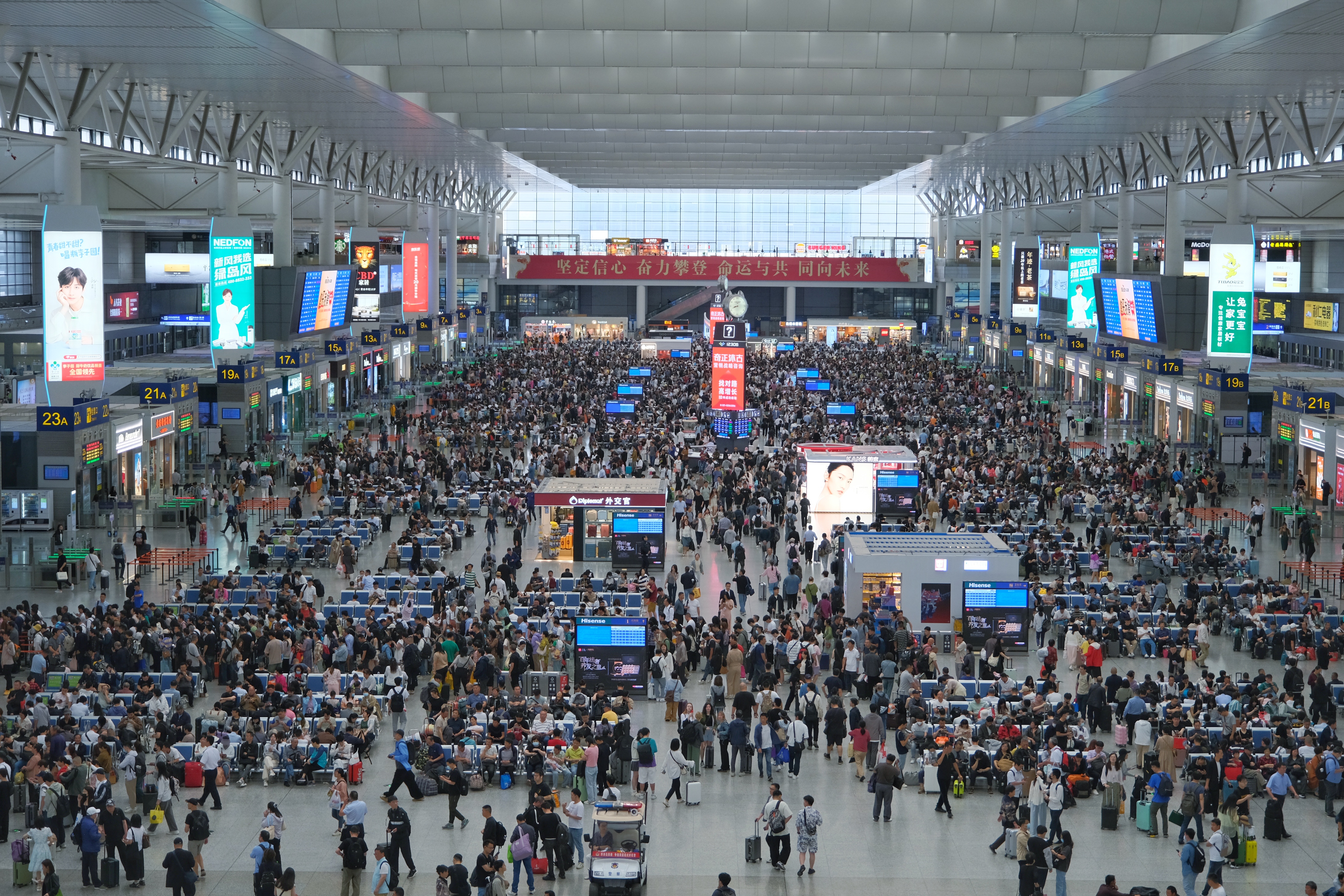 铁路上海站6月15日起首开长三角环线列车