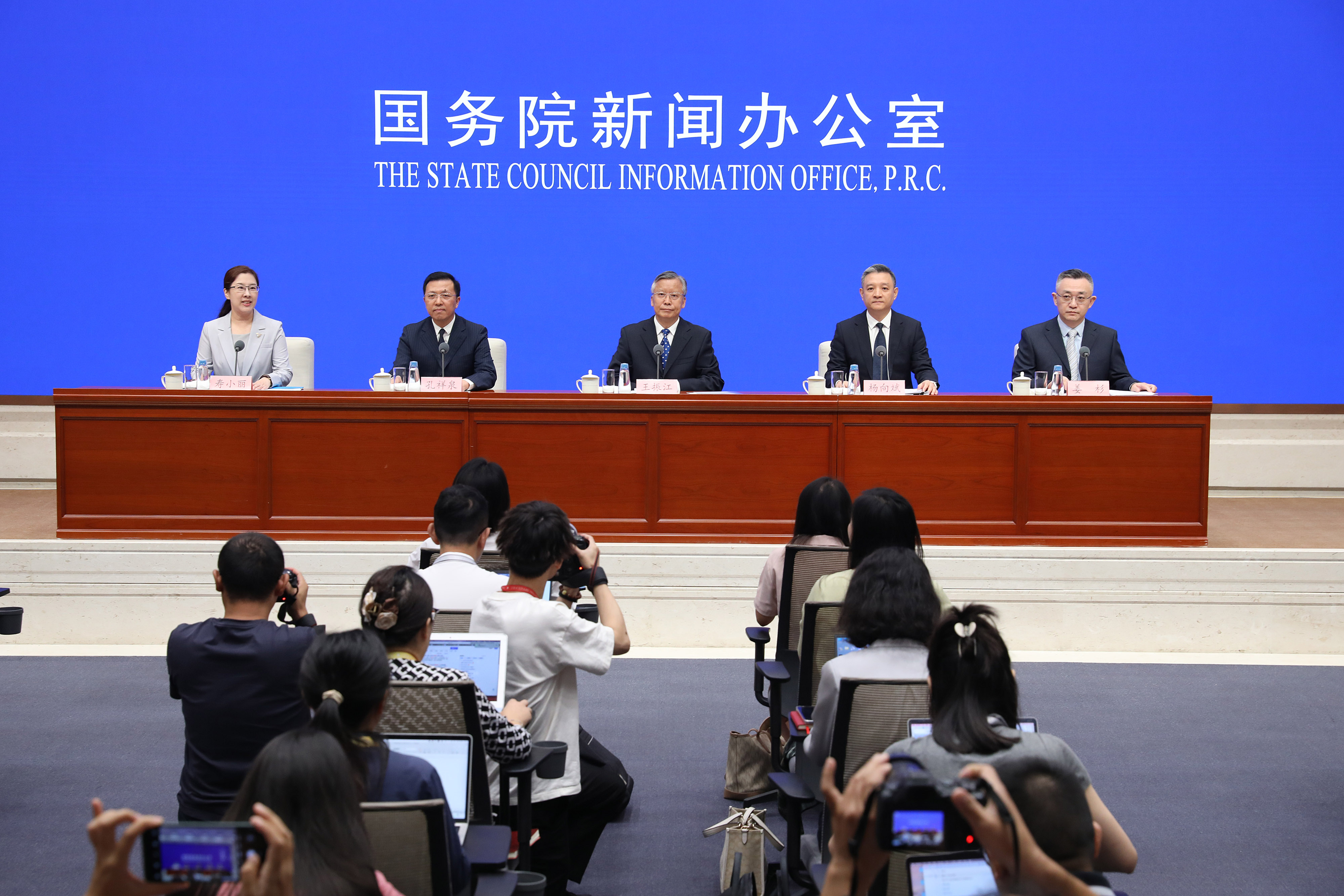 上海新闻发布会现场直播(今天下午2点上海召开新闻发布会)