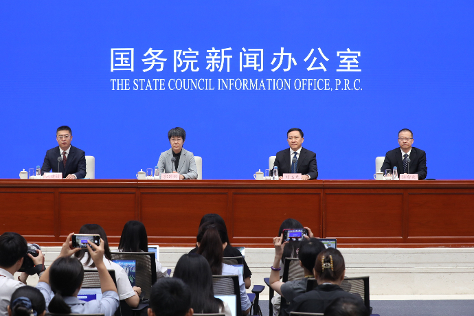 回放 | 国新办举行国务院政策例行吹风会 介绍逐步推行免费学前教育政策有关情况