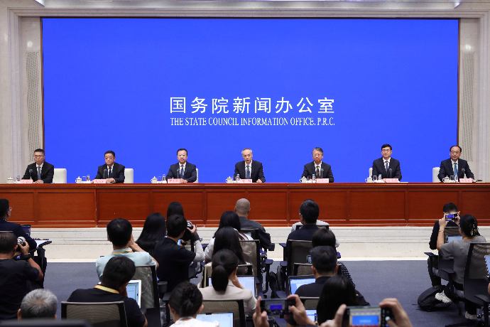 回放 | 高质量完成“十四五”规划系列主题新闻发布会 介绍“十四五”时期坚定不移走中国特色社会主义法治道路有关情况