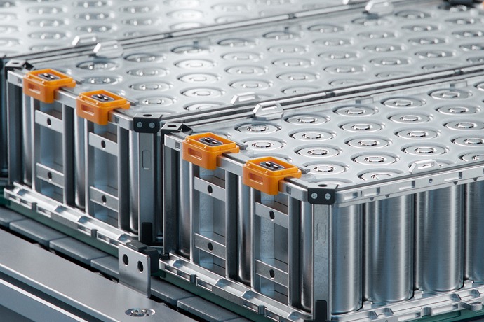 头部磷酸铁锂正极材料厂商加码高端产能