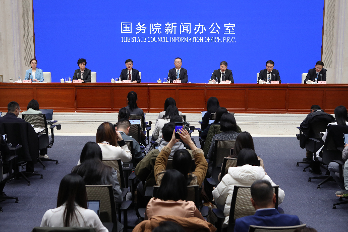 回放 | 国务院政策例行吹风会 介绍加快场景培育和开放推动新场景大规模应用有关情况