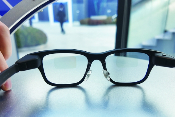 夸克AI眼镜入场 大模型能力与场景生态建设成竞争焦点