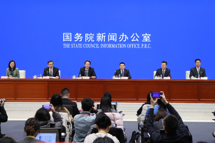 回放 | 国新办举行新闻发布会 介绍长江经济带发展十年工作进展和成效