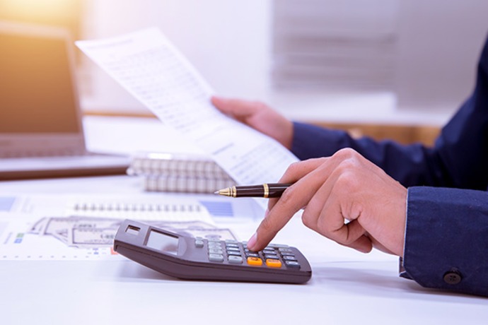 密集换证叠加用人结构调整 信托业转型动作频频