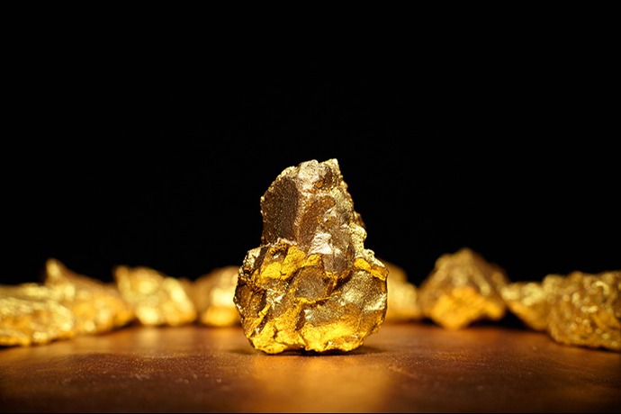 金价“拉锯战”中的投资图谱：近六成受访者为“新玩家” 近七成不买黄金首饰