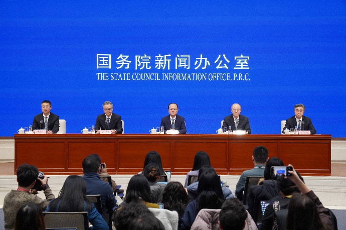 回放 | 国新办举行国务院政策例行吹风会 介绍2025年国务院部门办理全国人大代表建议和全国政协提案工作有关情况