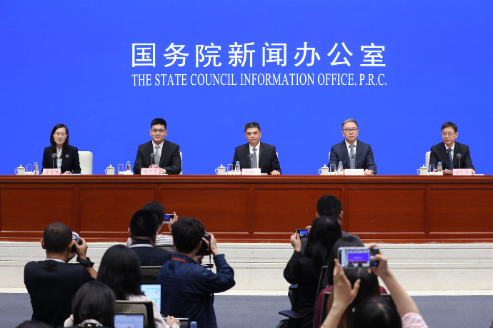 回放 | 国新办举行“开局起步‘十五五’”系列主题新闻发布会 介绍落实“十五五”规划，推动中央企业高质量发展情况