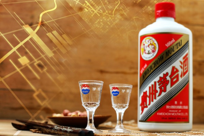 白酒归来！贵州茅台重回1300元