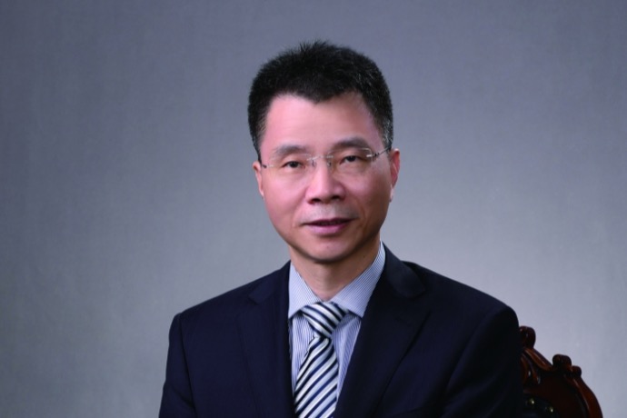 以深度产业研究推动“智库化”转型